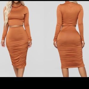 2-PIECE CROP TOP & RUCHED MIDI SKIRT SET - BLACK